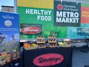 2.5 Tons of Honey Donated to St. Louis Hunger Relief Nonprofit